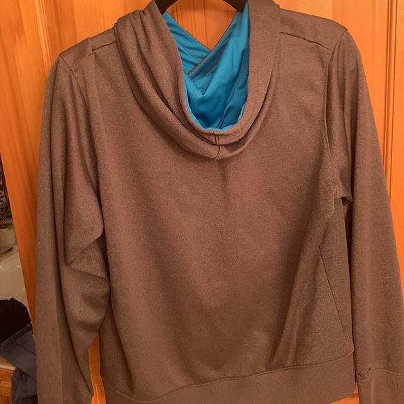 Youth XL Under Armour sweatshirt / hoodie - Picture 3 of 4